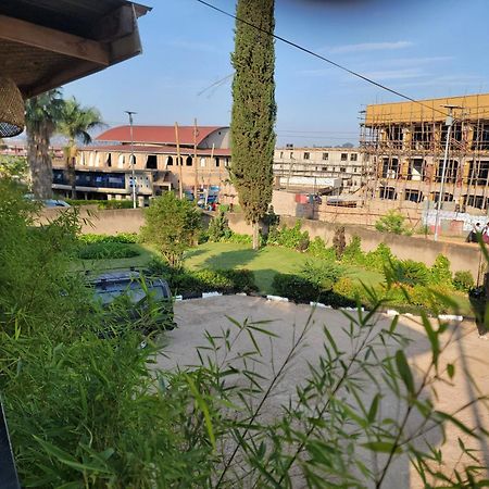 Grassroots Cafe & Deli Bed & Breakfast Masaka Bagian luar foto