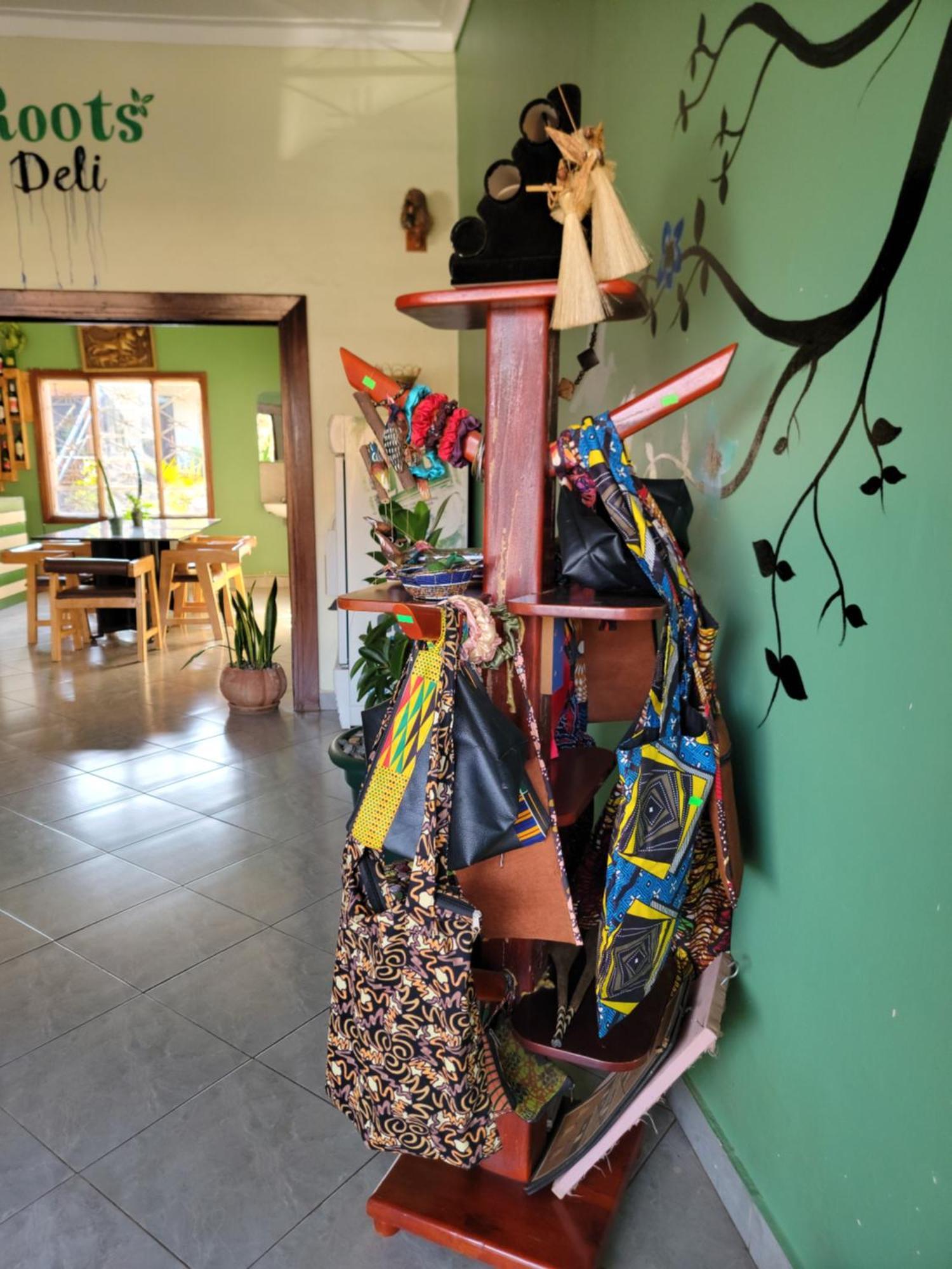 Grassroots Cafe & Deli Bed & Breakfast Masaka Bagian luar foto