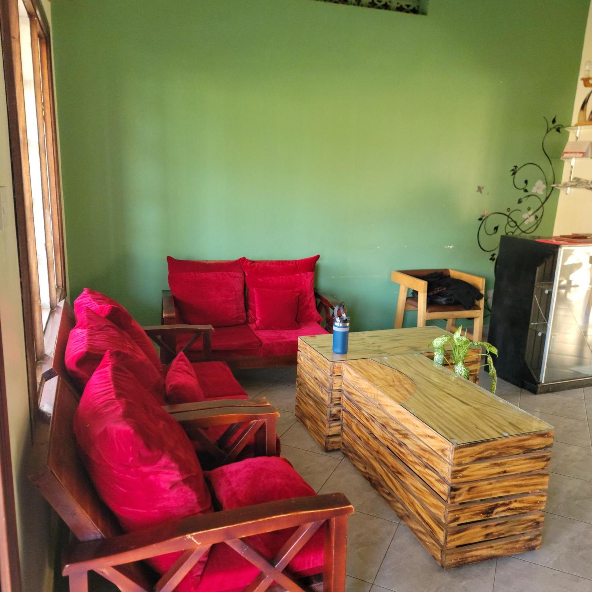 Grassroots Cafe & Deli Bed & Breakfast Masaka Bagian luar foto